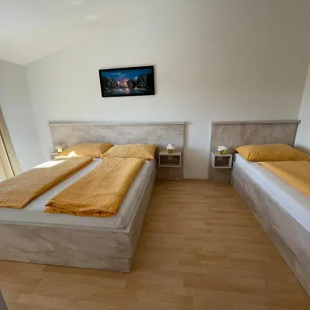 Nikolina Bed & Breakfast 3*