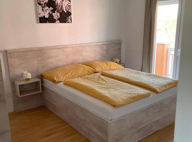 Nikolina Nocleg ze śniadaniem 3*