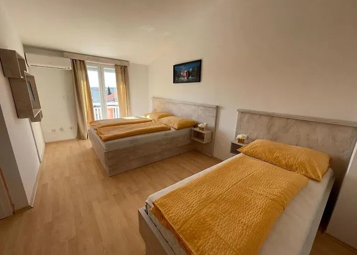 Nikolina Nocleg ze śniadaniem 3*